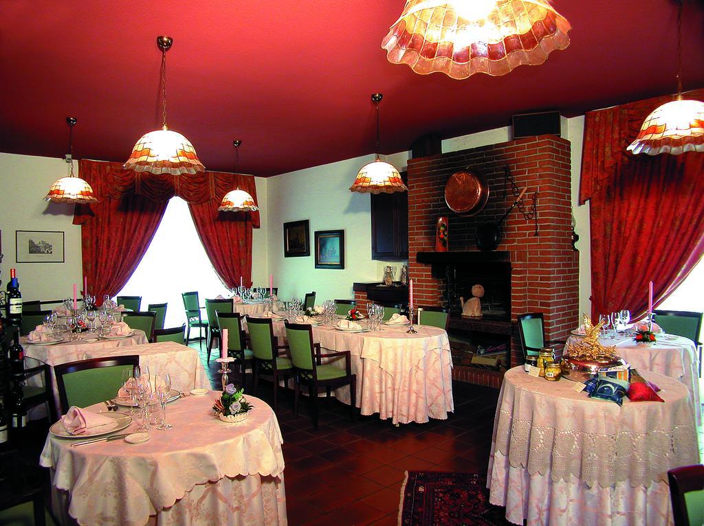 Cortemilia Villa San Carlo מראה חיצוני תמונה
