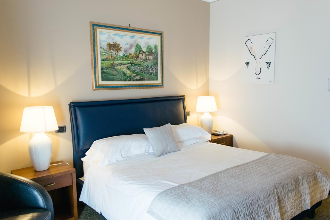 Cortemilia Villa San Carlo מראה חיצוני תמונה