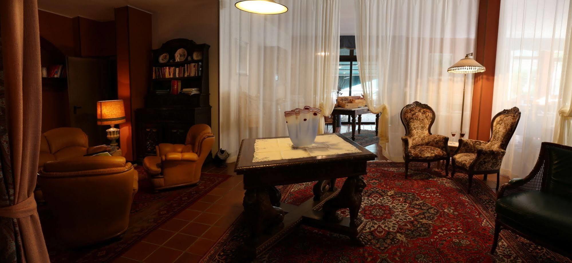 Cortemilia Villa San Carlo מראה חיצוני תמונה